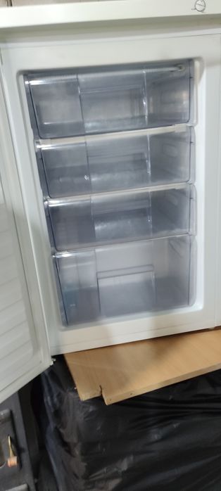 Congelator mic cu 4 sertare