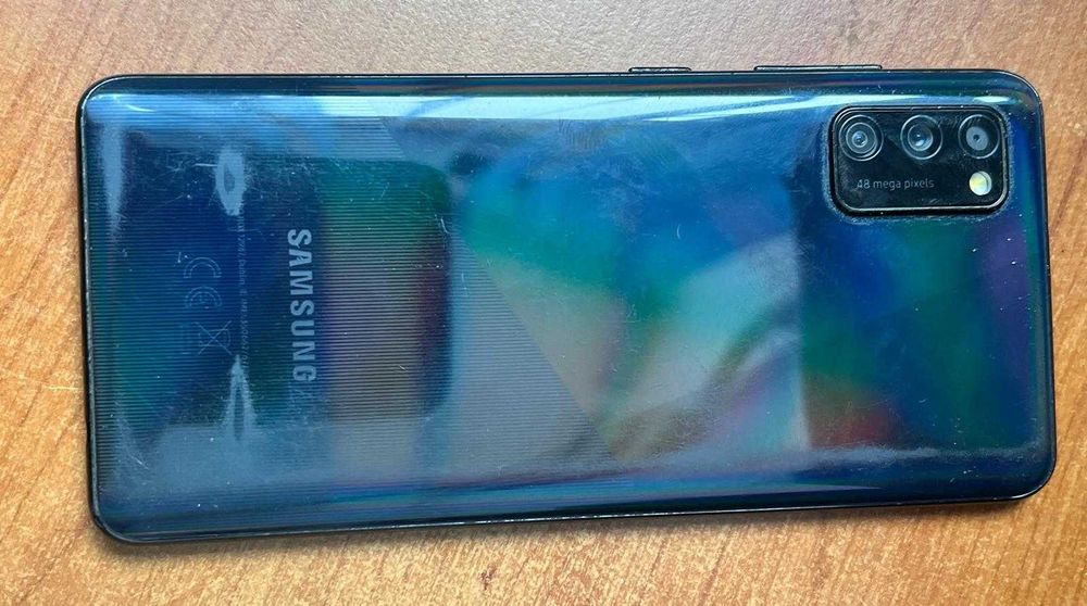 Samsung Galaxy A41, utilizat, dar aflat în stare foarte bună