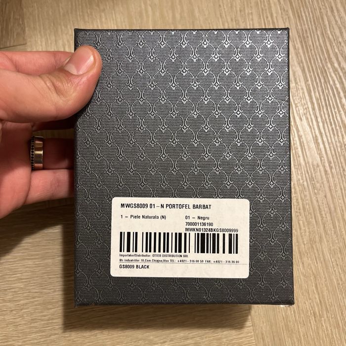 Portofel bărbătesc din piele naturală