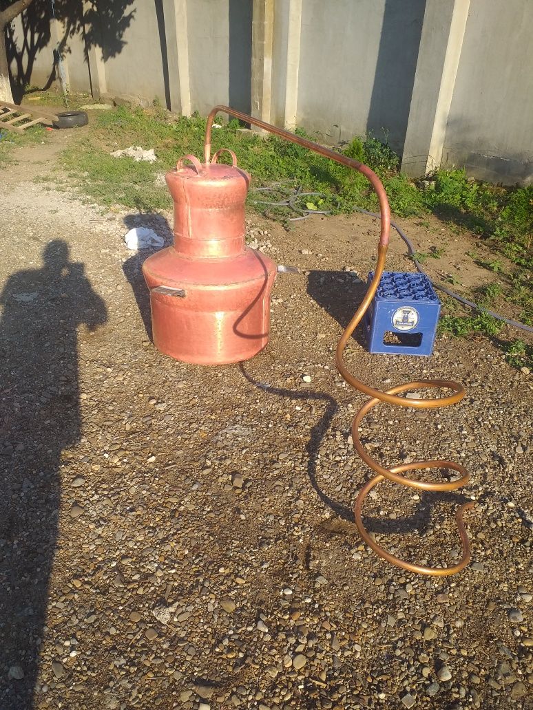 Vând cazan de țuică la 130 de  Litri  cu fundul de 4 mm