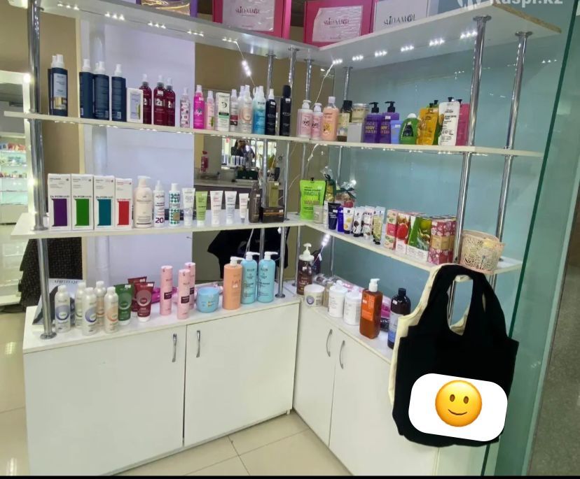 Продам витрину шкафчики