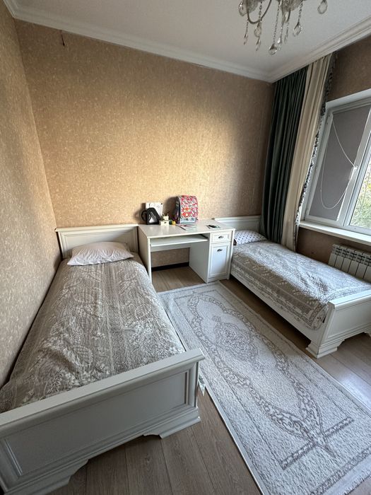 Кровать и шкаф для детской