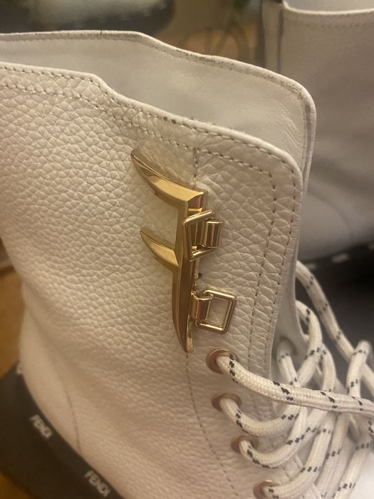 Ботинки осенние под Fendi