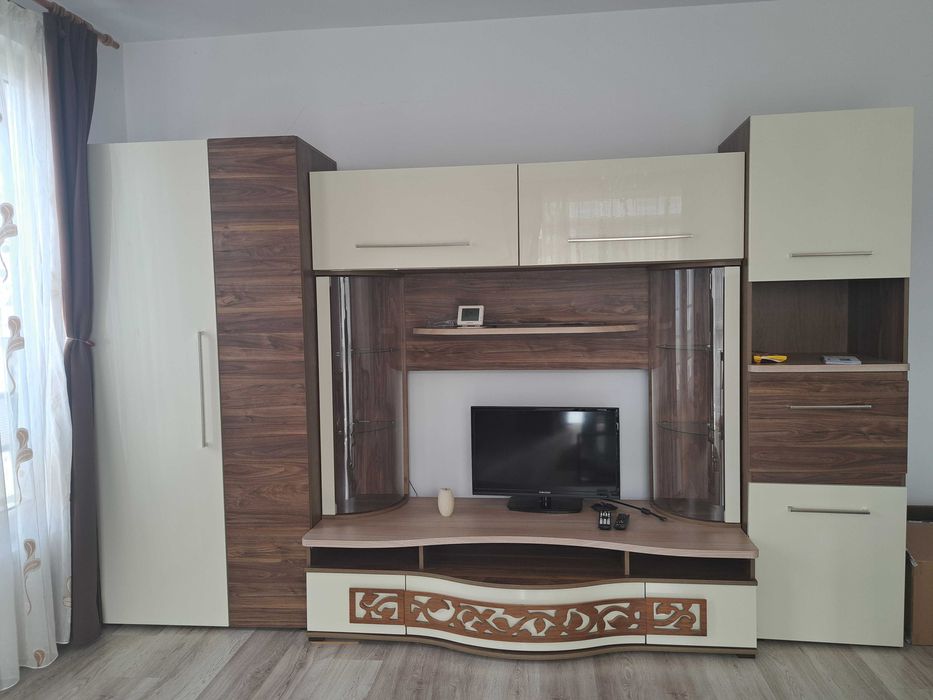 Mobila de vanzare