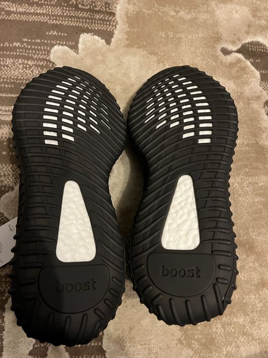 Yeezy 350 V2 Boost, 41 1/3, noi cu eticheta