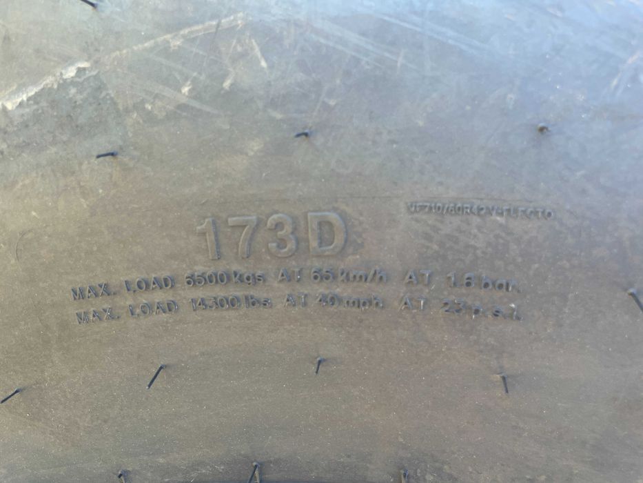 Anvelope agricole de tractor spate 4x4 710/60R42 New Holland TM FENDT