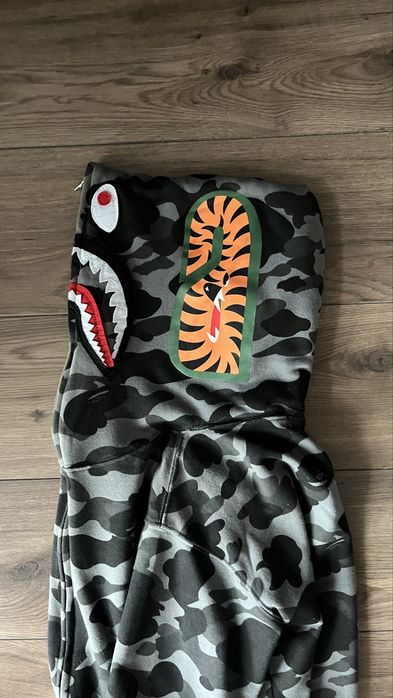 Bape zip up hoodie