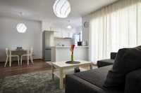 Inchiriez apartament 2 camere decomandat Top City zona Coresi.