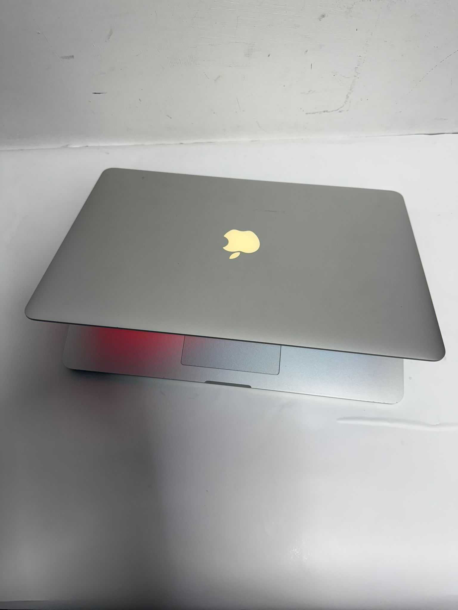 Apple MacBook Pro 15 Retina Display -Intel Core i7- 16Gb RAM- 512 SSD