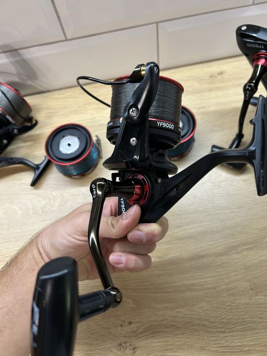 шаранджийски макари FL Carp YF9000 + резервни шпули