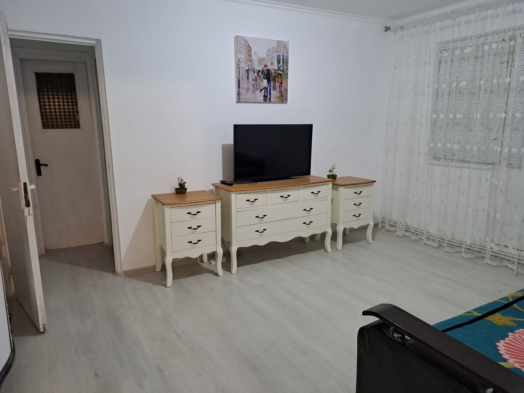 Inchiriez apartament cu 2 camere