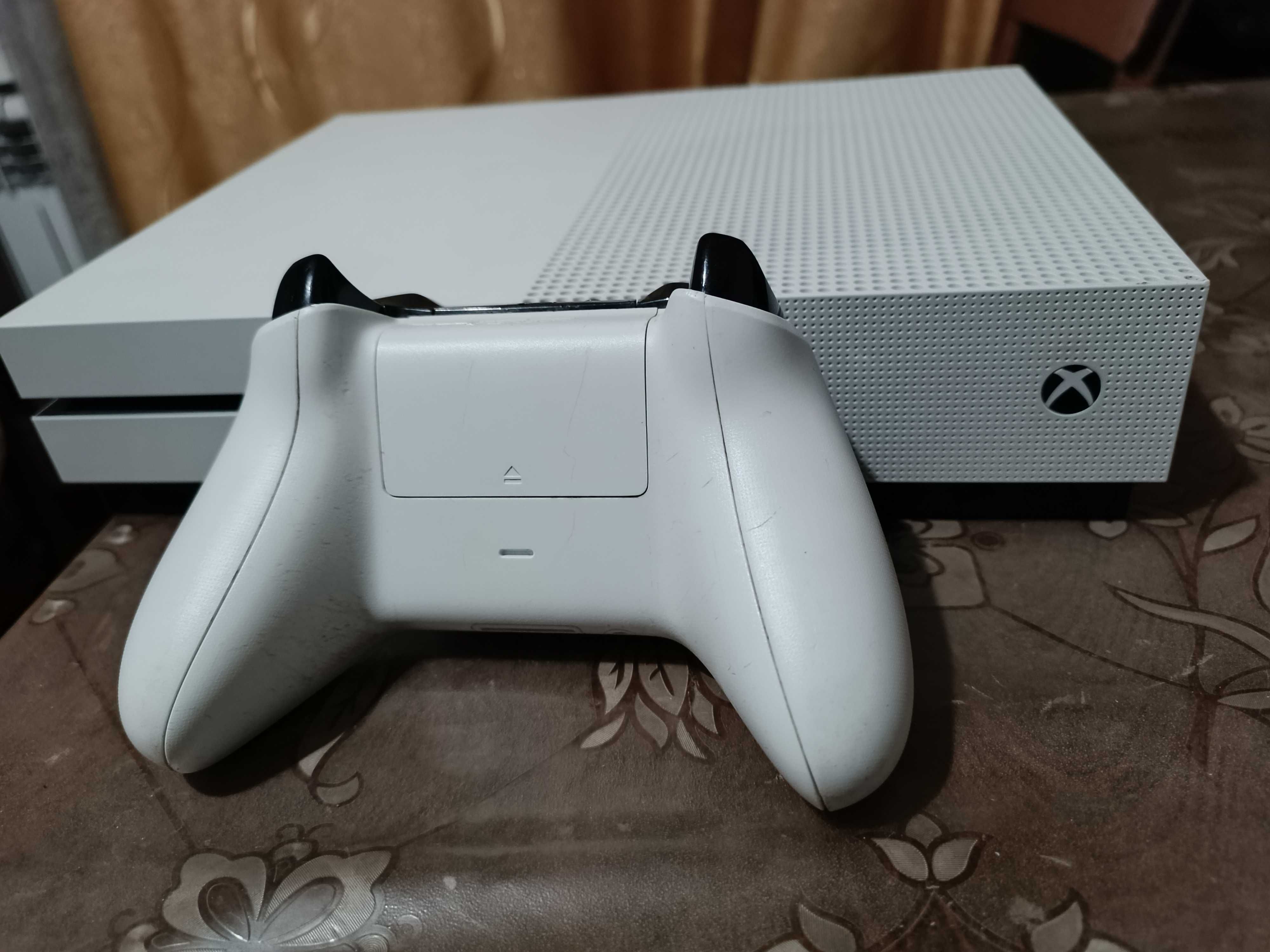 Xbox One S 1000GB