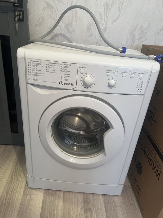 Стиральная машинка Индезит -5кг