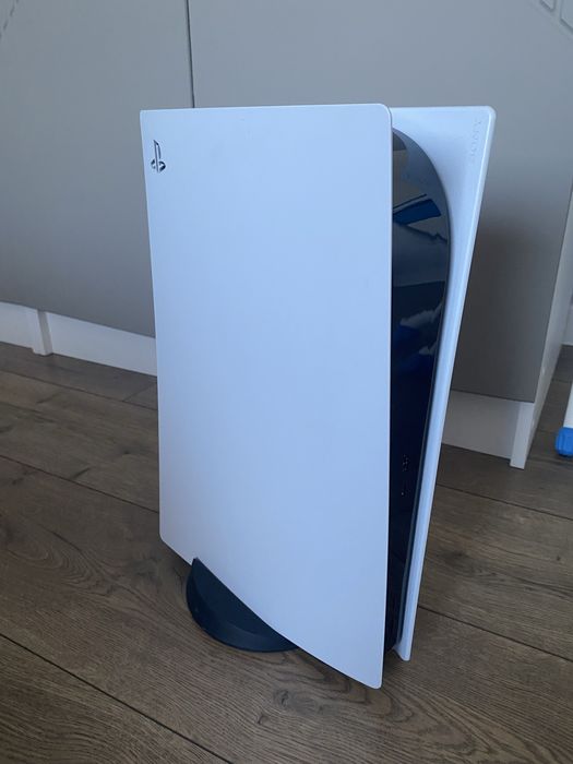 Продаю Sony PlayStation 5