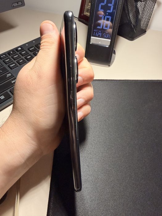 Honor 90 usor avariat