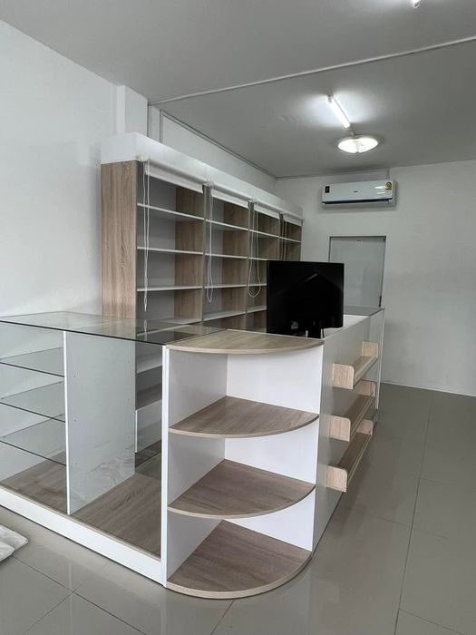 Polka vitrina stelaj magazinlar uchun mebel полка витрина