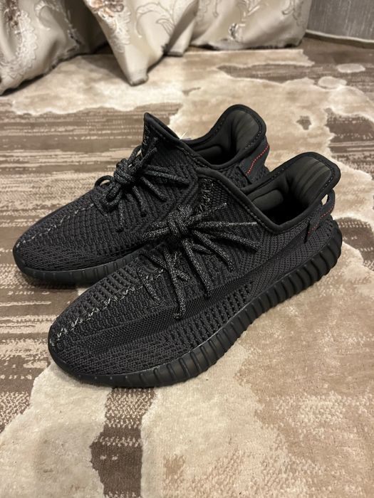 Yeezy 350 V2 Boost, 41 1/3, noi cu eticheta