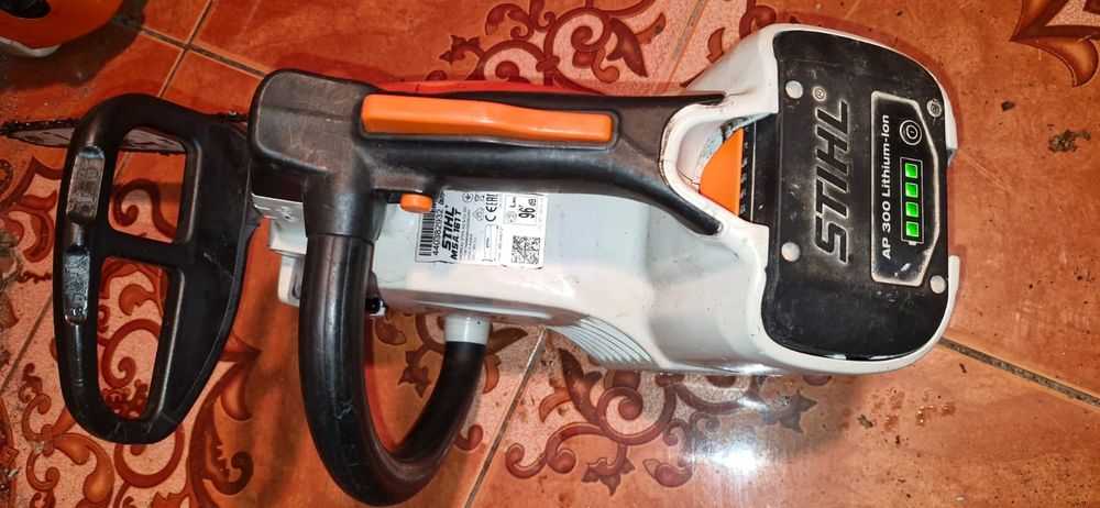 Sthil 161 t cu acumulator de 300