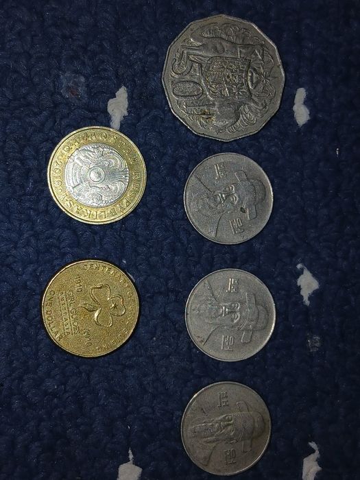 Продам старые монеты