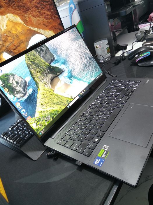 ASUS Vivobook Pro 15 (Q533MJ)