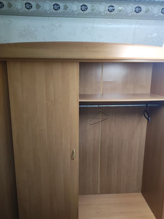 Продам раздвижной шкаф