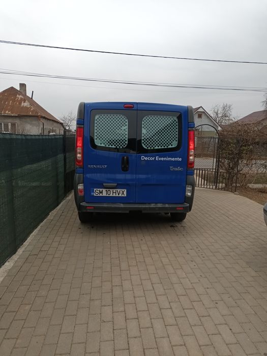 Vând Renault trafic