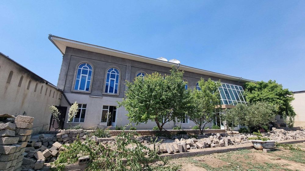 Охунбобоев 8 соток 2 этажли уй СРОЧНО!