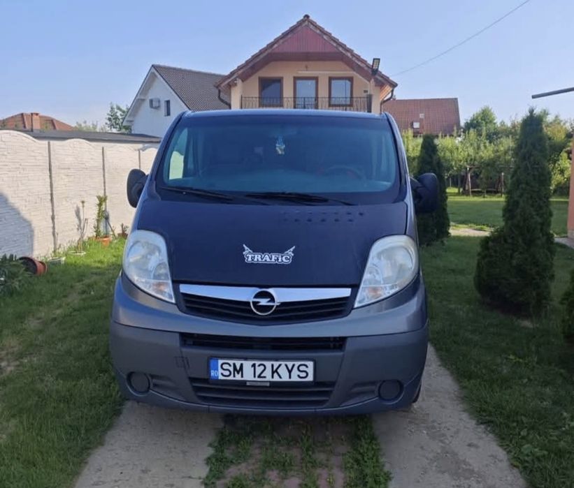 Opel Vivaro. Renault Trafic Nissan Primastar