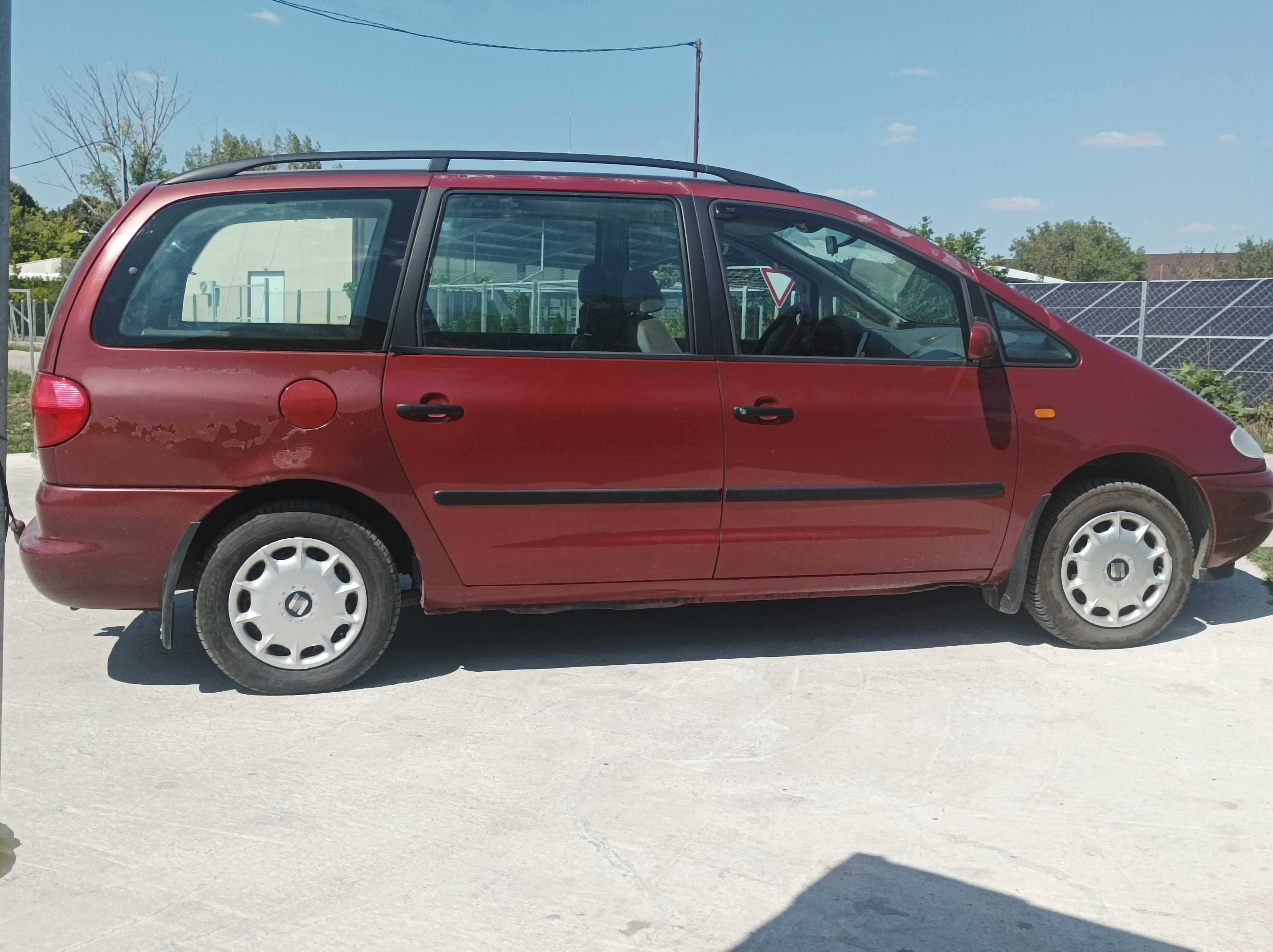 Продавам Seat Alhambra