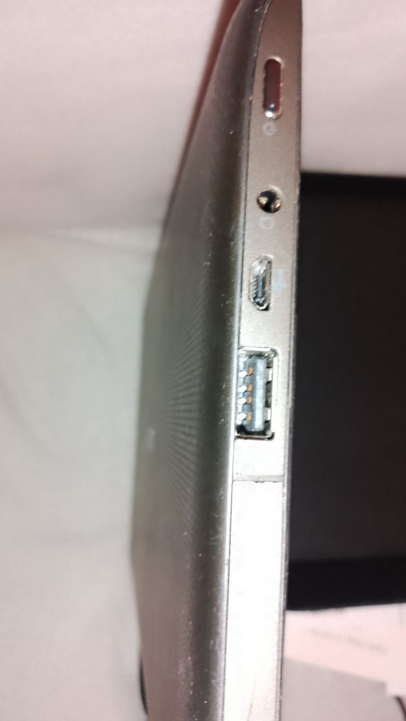 Таблет Acer Iconia A200 Работещ с някои забележки