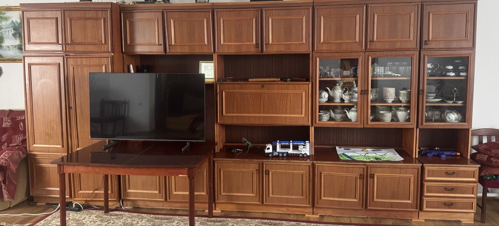 Гостиная горка продам