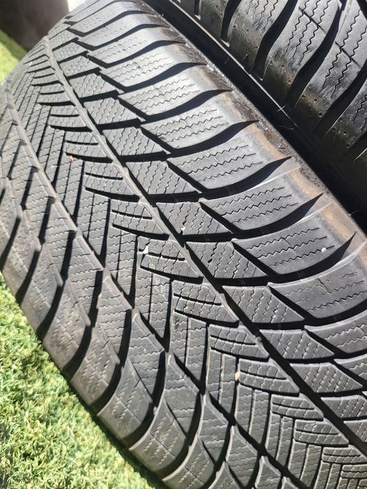 2 бр зимни 225/60/17 Bridgestone