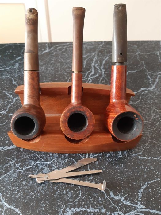 Set 3 pipe de colectie pe suport lemn cu 3 accesorii pt ele