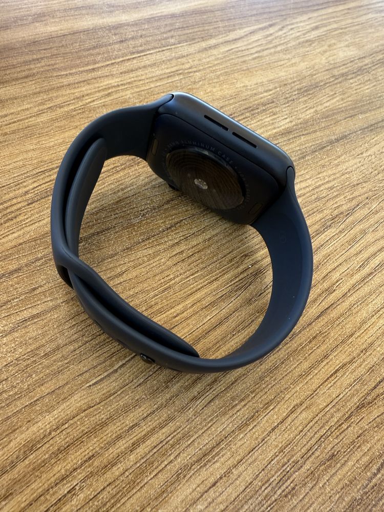 Apple Watch SE (2nd Gen) 44mm чисто нов !