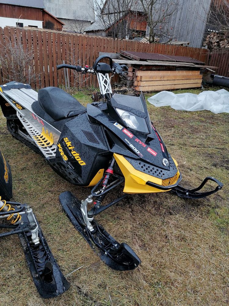 Vând Snowmobil Ski Doo 800 Summit X-RS Hillclimb Edition 154