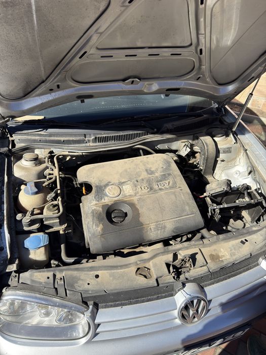 Golf 4 1.6  pentru dezmembrari