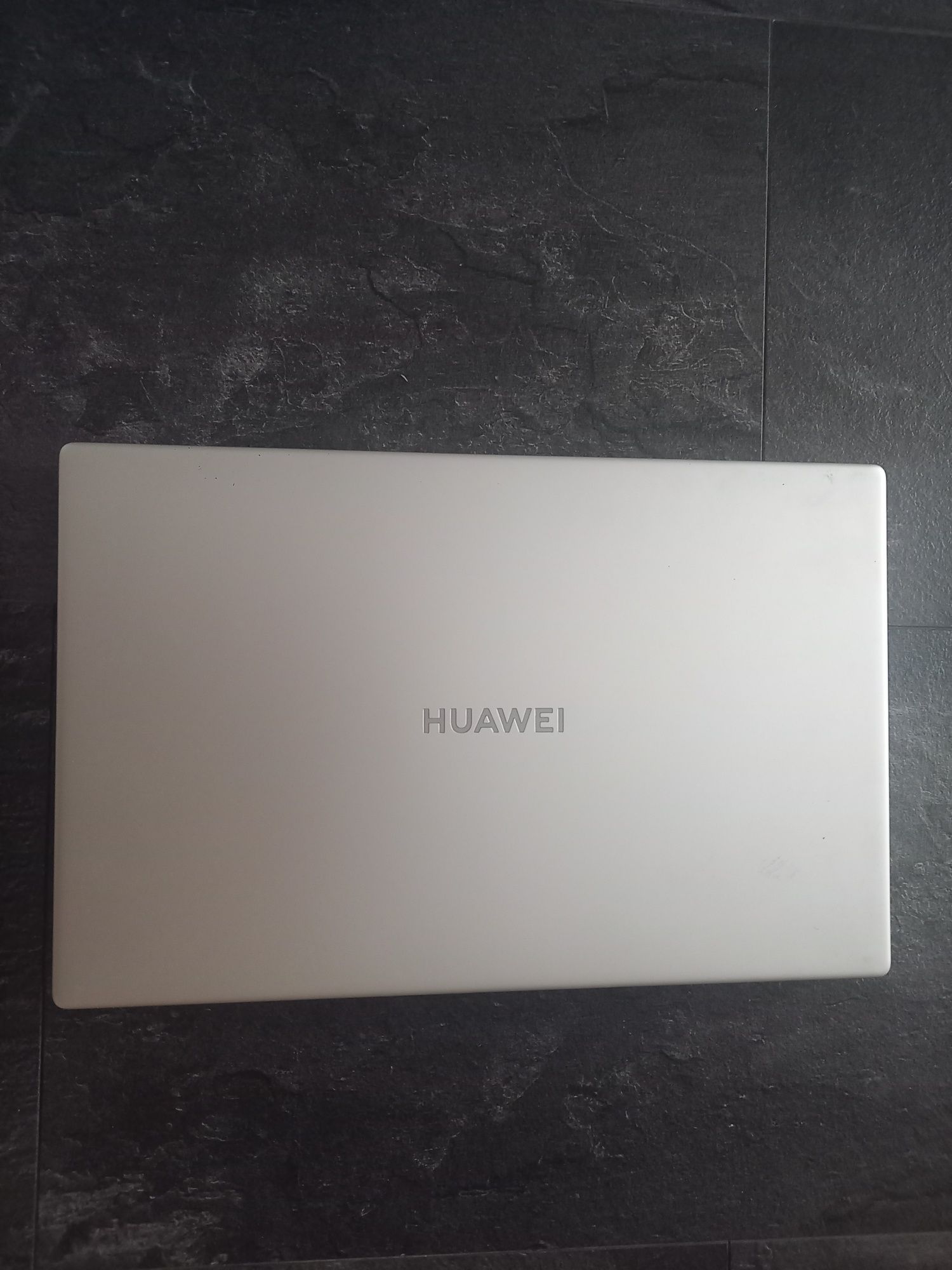 Лаптоп    Huawei