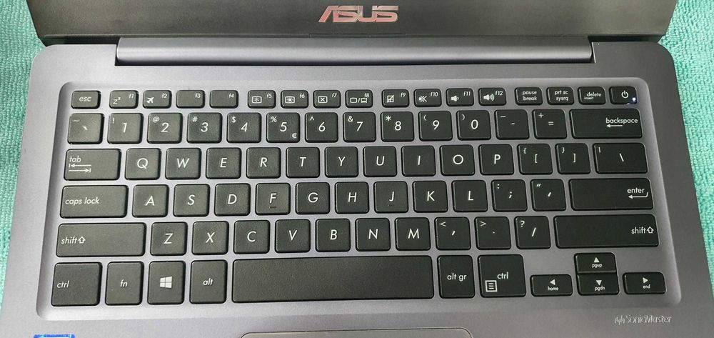 Laptop ASUS E406M