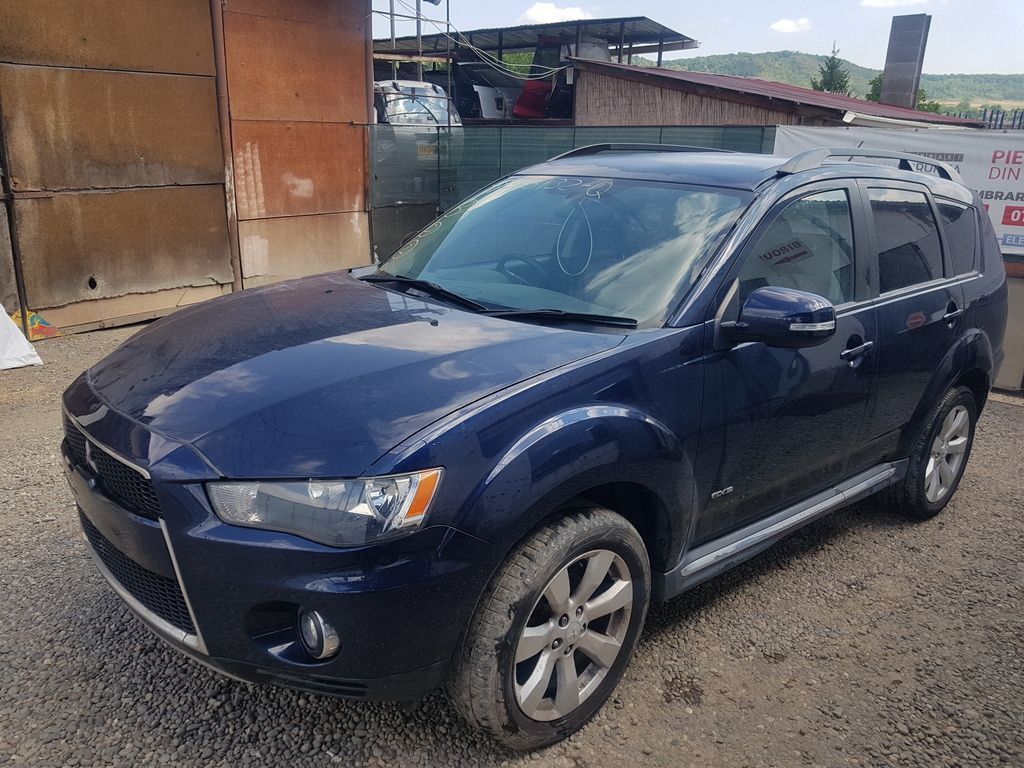 Dezmembrez Mitsubishi Outlander Facelift 2.2 Diesel 2006-2012