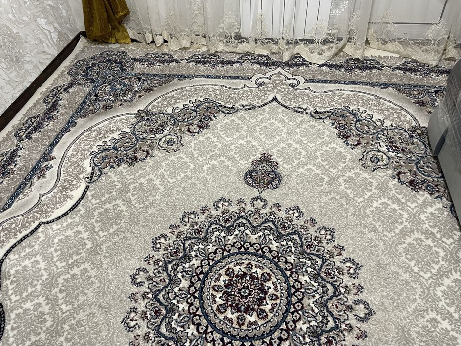 Гилам размер 3.5/4 цена 1 млн 900