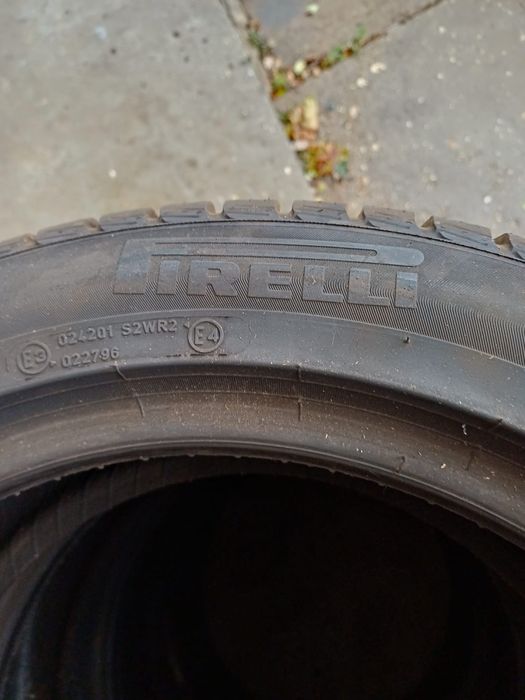 Anvelope de iarna 225/50r17