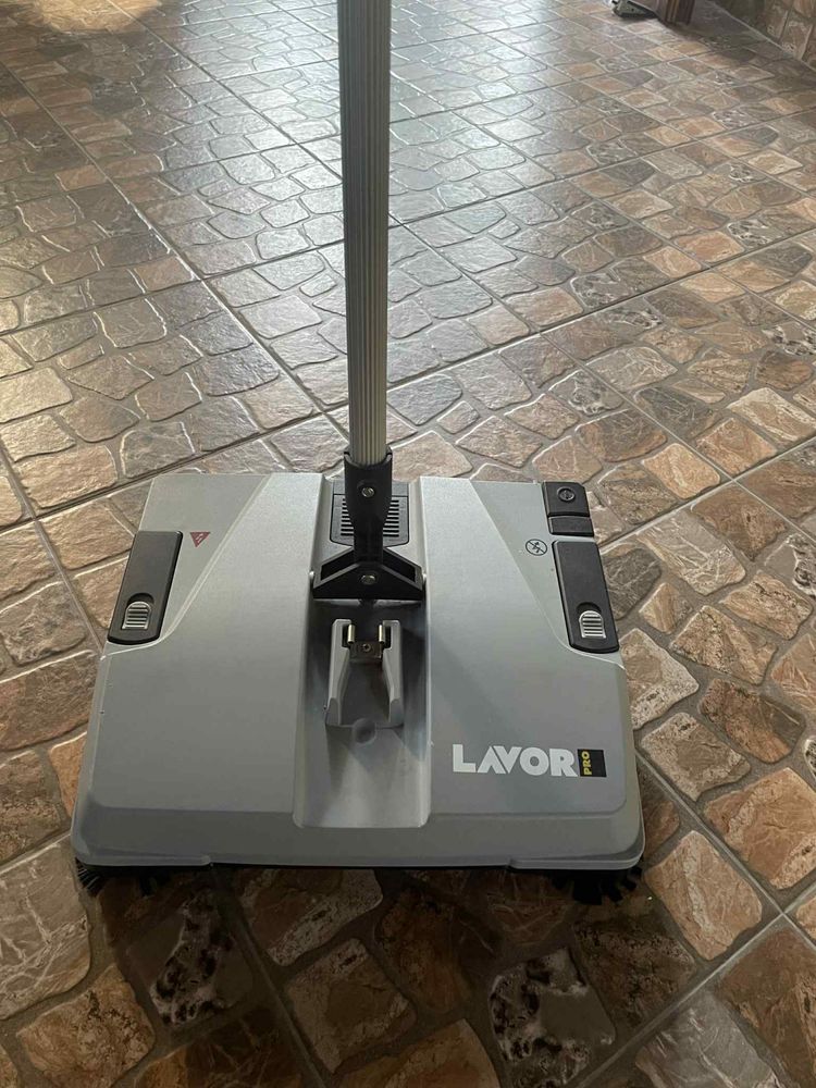 Акумулаторна метачна машина Lavor pro
