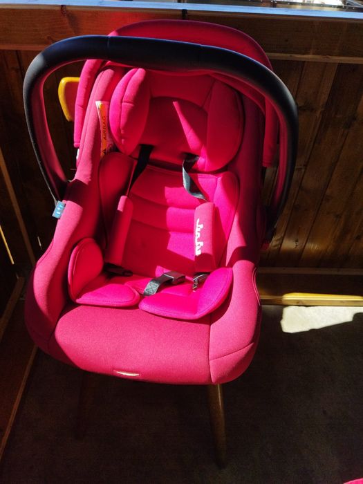 Scoica bebe fetiță