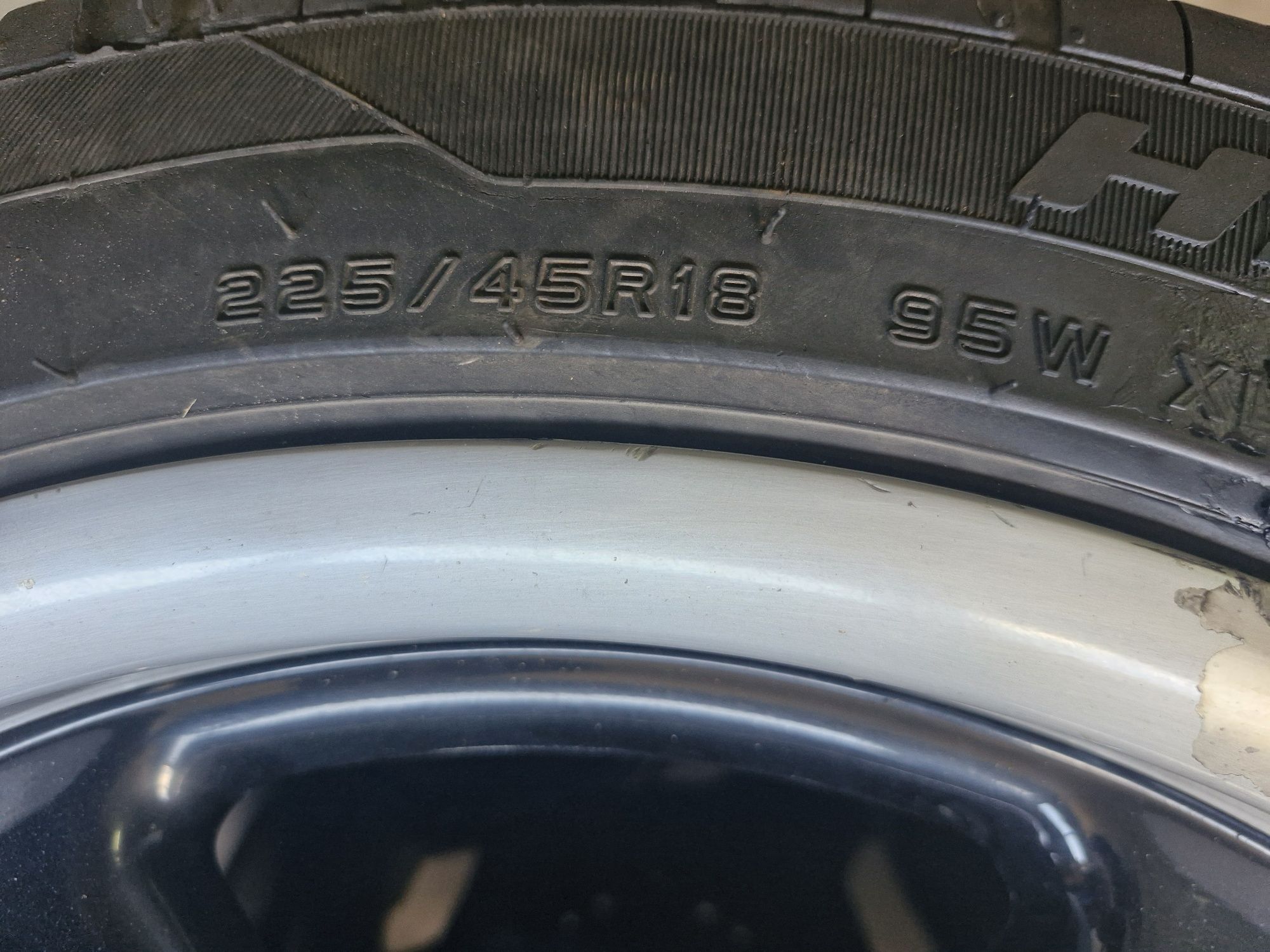 Гуми HILFY 225/45 R18 ДОТ 21