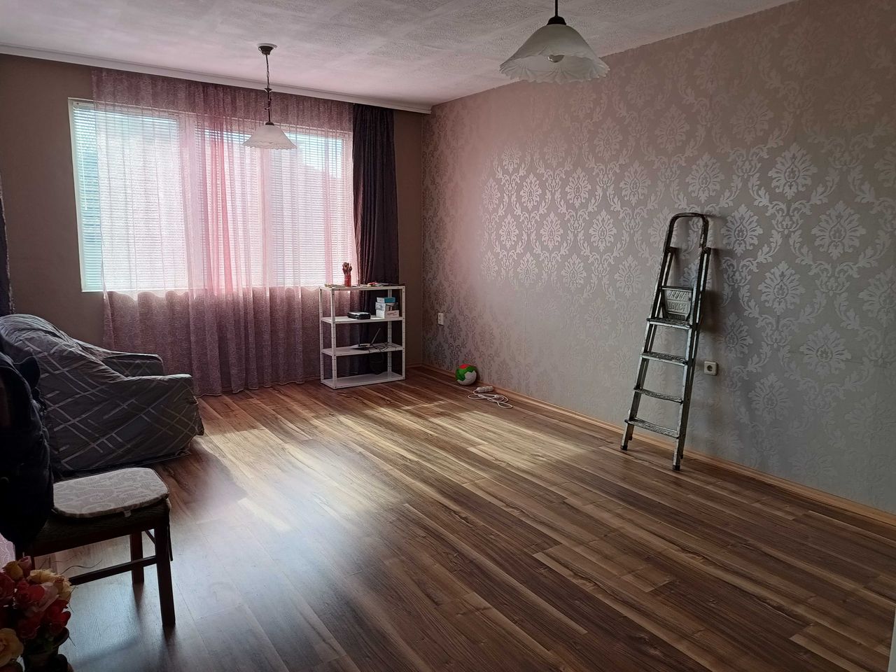 Продава се Етаж от къща в Хасково, Дружба 1 - 210 кв.м за 486 €/кв.м - Снимка #1