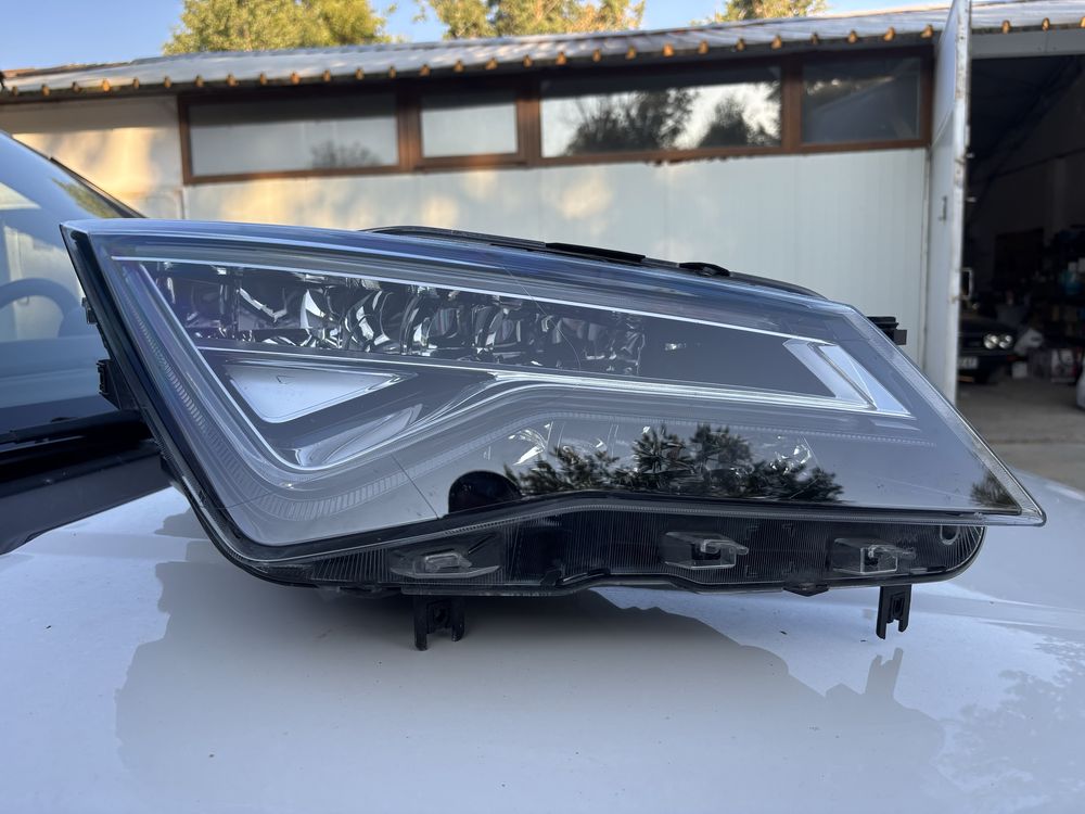 Фар Seat Ateca