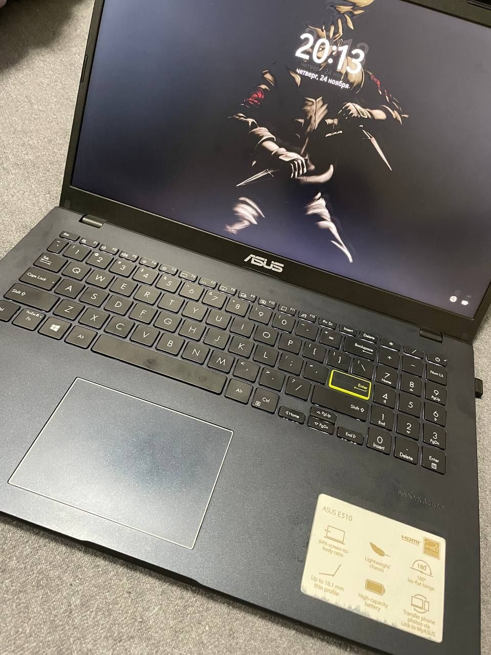 Asus noutbook sotiladi