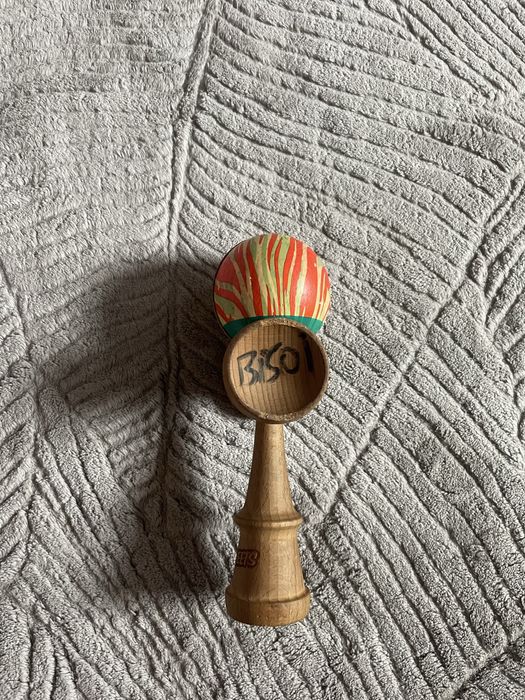 Kendama Sweets Tropical 2017 SEMNATA SE BISOI! + cadou inca o kendama