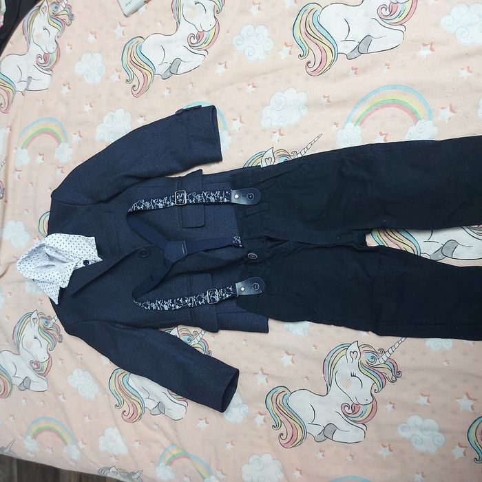 Vând costum evenimente pentru băiețel