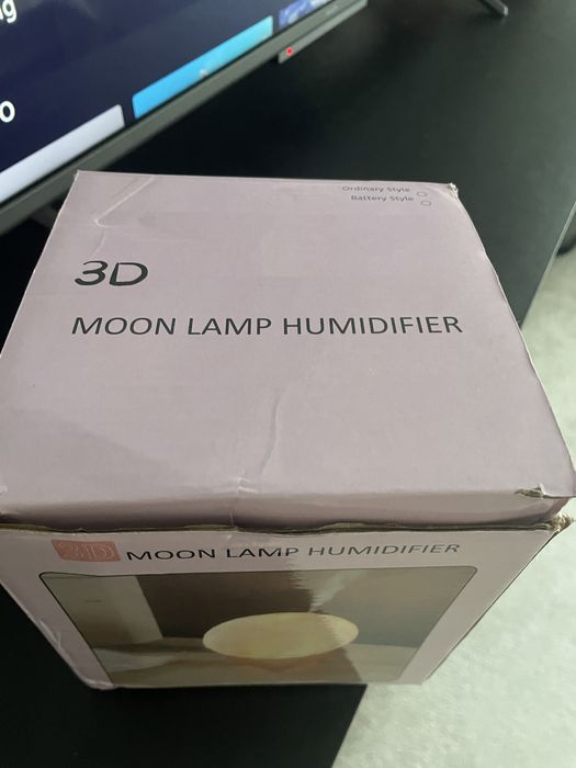 Umidificator tip lampa cu aburi